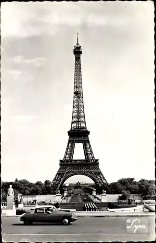 Ak Paris VII, La Tour Eiffel, Ecole Militaire