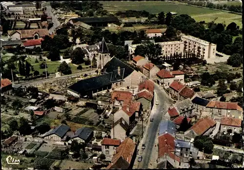 Ak Trappes Yvelines, Vue aerienne sur l'Eglise, Luftbild