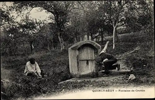 Ak Quincy Voisins Seine et Marne, Fontaine de Crottin