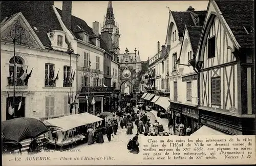 Ak Auxerre Yonne, Place de l'Hotel de Ville