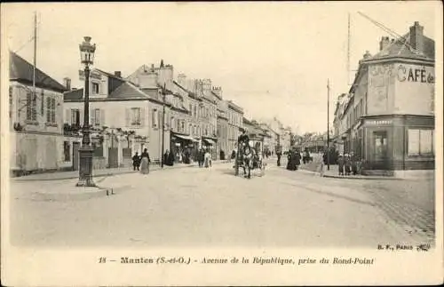 Ak Mantes Yvelines, Avenue de la Republique, prise du Rond Point