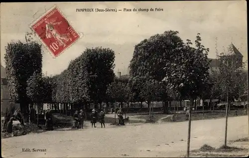 Ak Pamproux Deux Sèvres, Place du champ de Foire