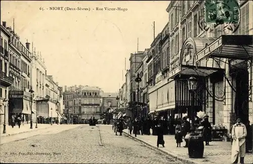 Ak Niort Deux Sèvres, Rue Victor Hugo