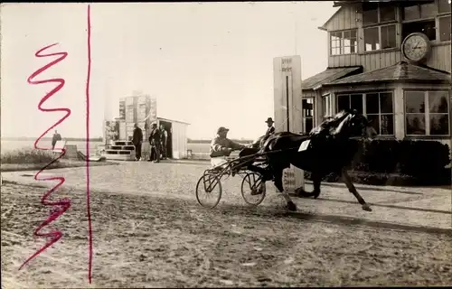 Foto Ak Daglfing München Bayern, Trabrennen, Pferd, Wagen, Nr. 3