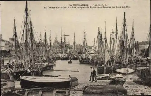 Ak Port en Bessin Calvados, Les barques de Peche aux Bassins un Jour de Fete