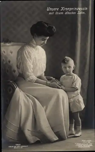 Ak Unsere Kronprinzessin mit ihrem ältesten Sohn, Portrait