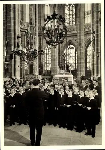 Ak Nürnberg in Mittelfranken, Windsbacher Knabenchor singt in der St. Lorenzkirche