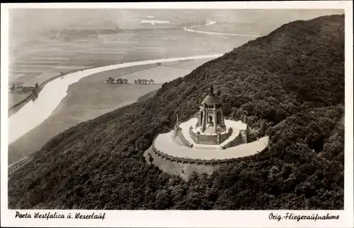 Ak Porta Westfalica in Nordrhein Westfalen, Kaiser Wilhelm Denkmal, Fliegeraufnahme