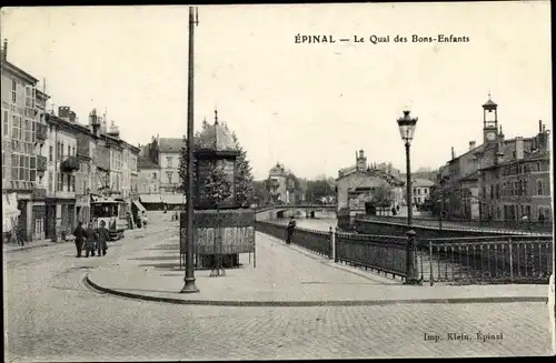 Ak Épinal Lothringen Vosges, Le Quai des Bons Enfants