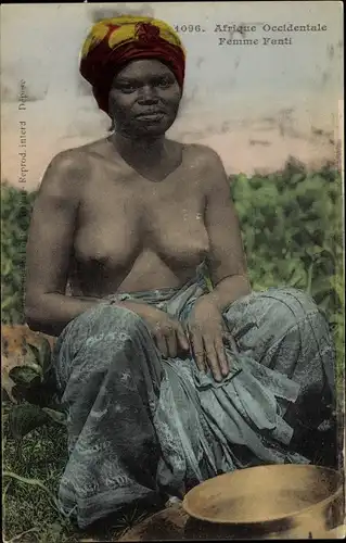 Ak Femme Fanti, seins nus
