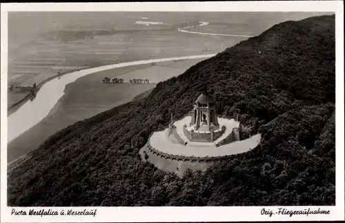 Ak Porta Westfalica in Nordrhein Westfalen, Kaiser Wilhelm Denkmal, Fliegeraufnahme