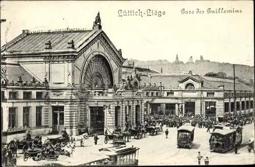 Ak Liège Lüttich Wallonien, Gare des Guillemins, Straßenbahnen