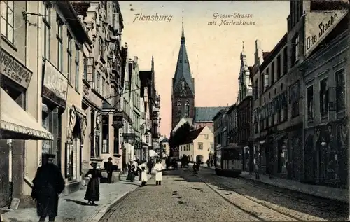 Ak Flensburg in Schleswig Holstein, Grosse Straße, Marienkirche, Passanten, Gleise