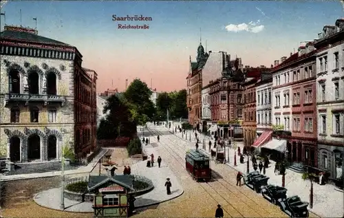 Ak Saarbrücken im Saarland, Blick in die Reichsstraße, Café, Straßenbahn