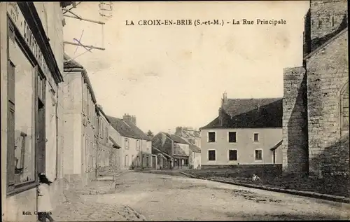 Ak La Croix en Brie Seine et Marne, La Rue Principale