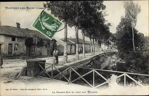 Ak Martigny les Bains Lothringen Vosges, La Grande Rue, Pont sur Mouzon