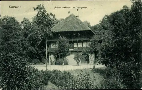 Ak Karlsruhe in Baden Württemberg, Schwarzwaldhaus im Stadtgarten