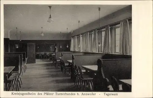 Ak Annweiler am Trifels Pfalz, Kreisjugendheim d. Pfälzer Turnerbundes, Tageraum