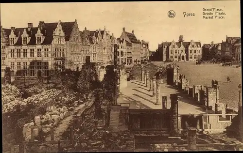 Ak Ypres Westflandern Belgien, Grand'Place, Blick auf den Marktplatz, Ruinen