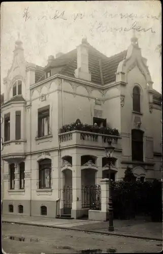 Foto Ak Eschweiler Nordrhein Westfalen, Blick auf ein Wohnhaus