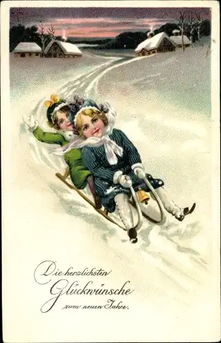 Ak Glückwunsch Neujahr, Zwei Mädchen auf einem Schlitten, Winterlandschaft
