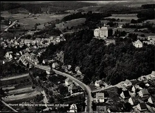 Ak Westerburg im Westerwald, Fliegeraufnahme, Schloss