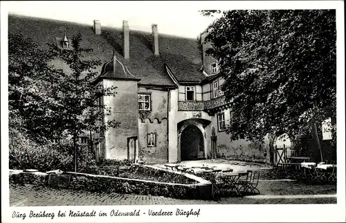Ak Neustadt Breuberg im Odenwald, Burg Breuberg, Vorderer Burghof