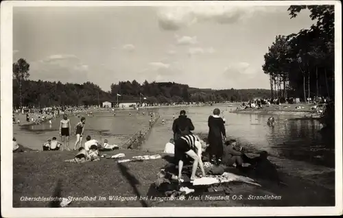 Ak Langenbrück Oberschlesien, Oberschlesisches Strandbad im Wildgrund, Strandleben