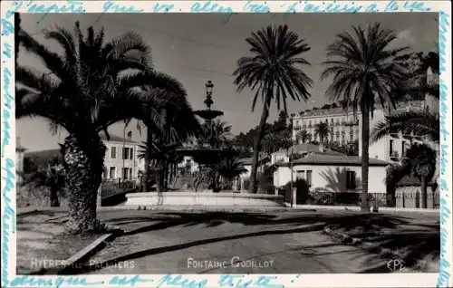 Foto Ak Hyères les Palmiers Var, Fontaine Godillot