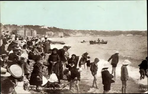 Ak Douglas Isle of Man England, On the Sands