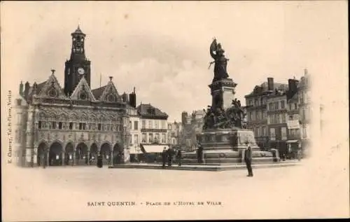 Ak Saint Quentin Aisne, Place de l'Hotel de Ville
