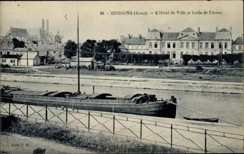 Ak Soissons Aisne, L'Hotel de Ville, Bords de l'Aisne