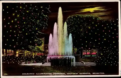 Ak Brighton East Sussex England, Coloured illuminated fountain, Victoria Gardens