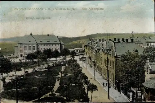 Ak Schöneck im Vogtland Sachsen, Albertplatz, Königl. Amtsgericht