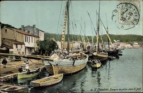 Ak Saint Mandrier sur Mer Var, Barques de peche dans le port