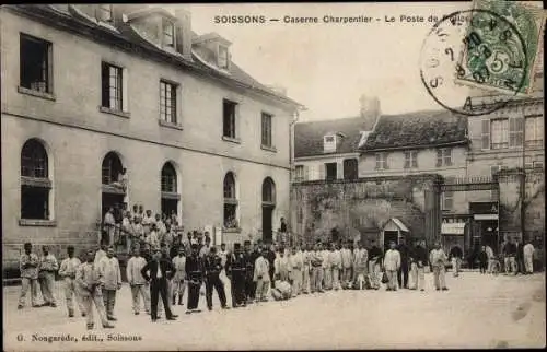 Ak Soissons Aisne, Caserne Charpentier, Le Poste