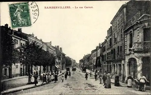 Ak Rambervillers Vosges, La rue Carnot