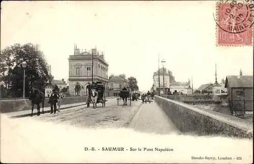 Ak Saumur Maine et Loire, Sur le Pont Napoleon