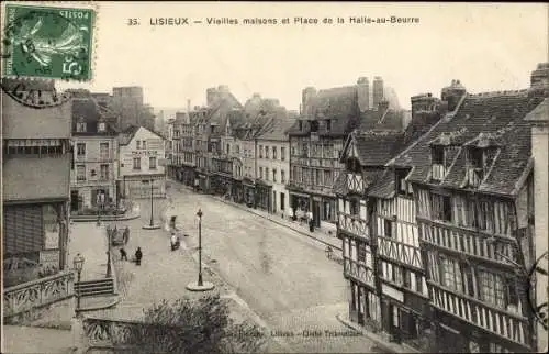 Ak Lisieux Calvados, Vieilles maisons, Place de la Halle au Beurre