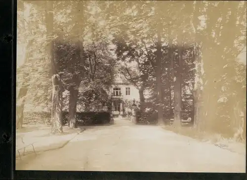 Foto Serkowitz Radebeul Sachsen, Blick zu einer Villa