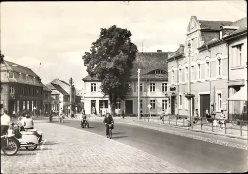 Ak Zehdenick in Brandenburg, Marktplatz, Straßenpartie