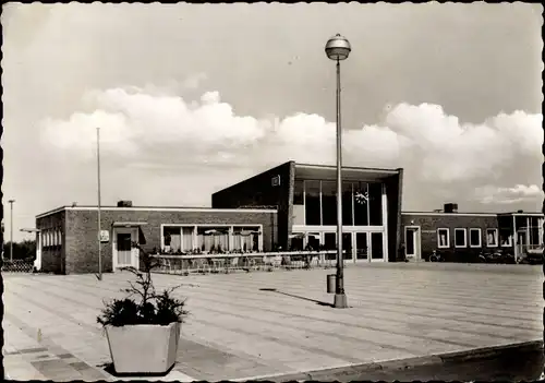 Ak Mittwald Espelkamp in Ostwestfalen Lippe, Bahnhof, Front, Bahnhofsgaststätte