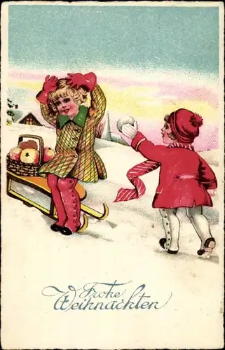 Ak Glückwunsch Weihnachten, Kinder mit Schlitten, Gabenkorb, Schneeball