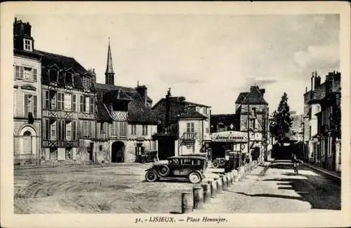 Ak Lisieux Calvados, Place Hennuyer, Garage, Tankstelle