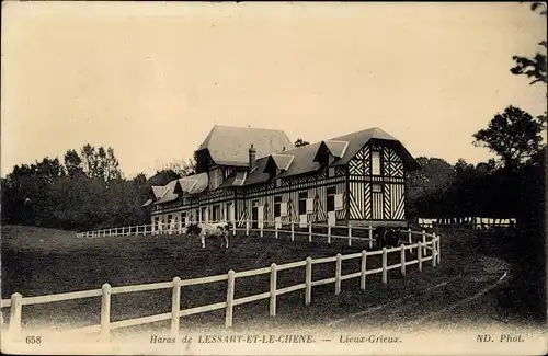 Ak Lessard et le Chêne Calvados, Lieux Grieux