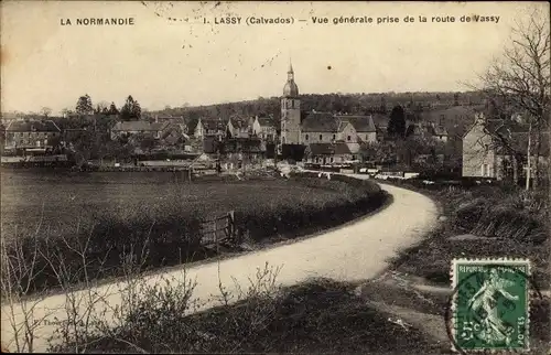 Ak Lassy Calvados, Vue generale prise de la route de Vassy