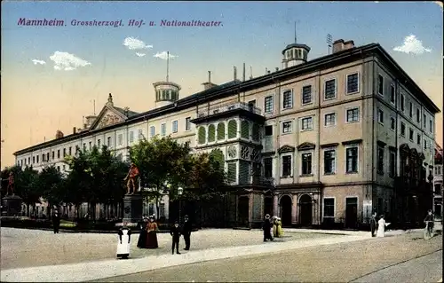 Ak Mannheim in Baden Württemberg, Blick auf Großherzogl. Hof- und Nationaltheater, Straßenseite