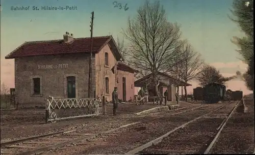 Ak Saint Hilaire le Petit Marne, Bahnhof, Gleisseite