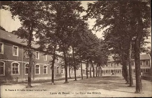 Ak Douai Nord, Lycee, La Cour des Grands