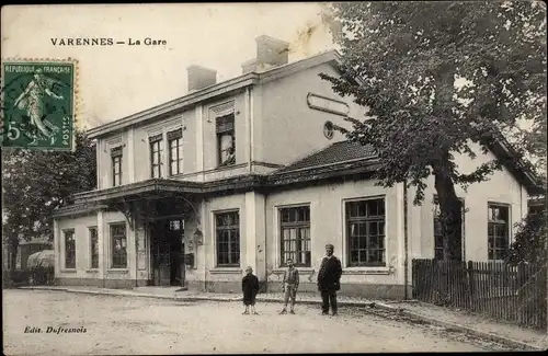 Ak Varennes Seine et Marne, La Gare